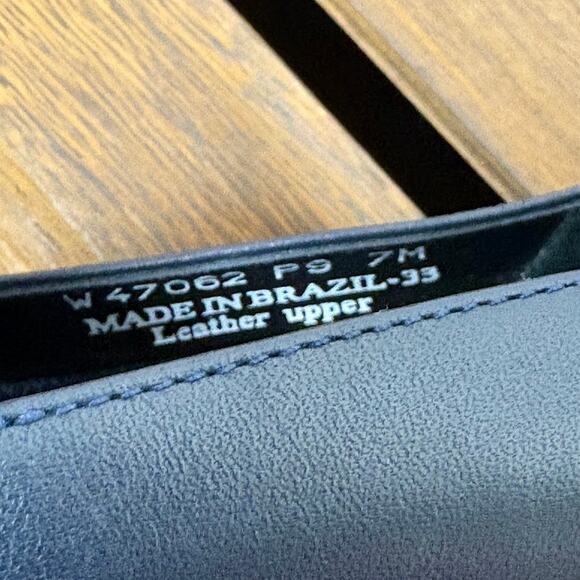 Rockport Total Motion Leather Slim Slip On Loafer Navy Blue Womens Size 7M - Picture 8 of 9